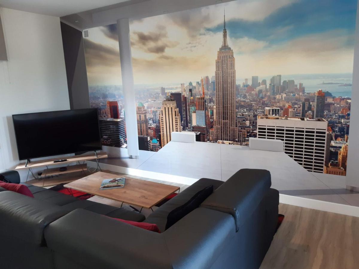 Appartement Renove Le New-York En Centre Ville - Terrasse Et Parking - Non Climatise La Roche-Chalais Esterno foto