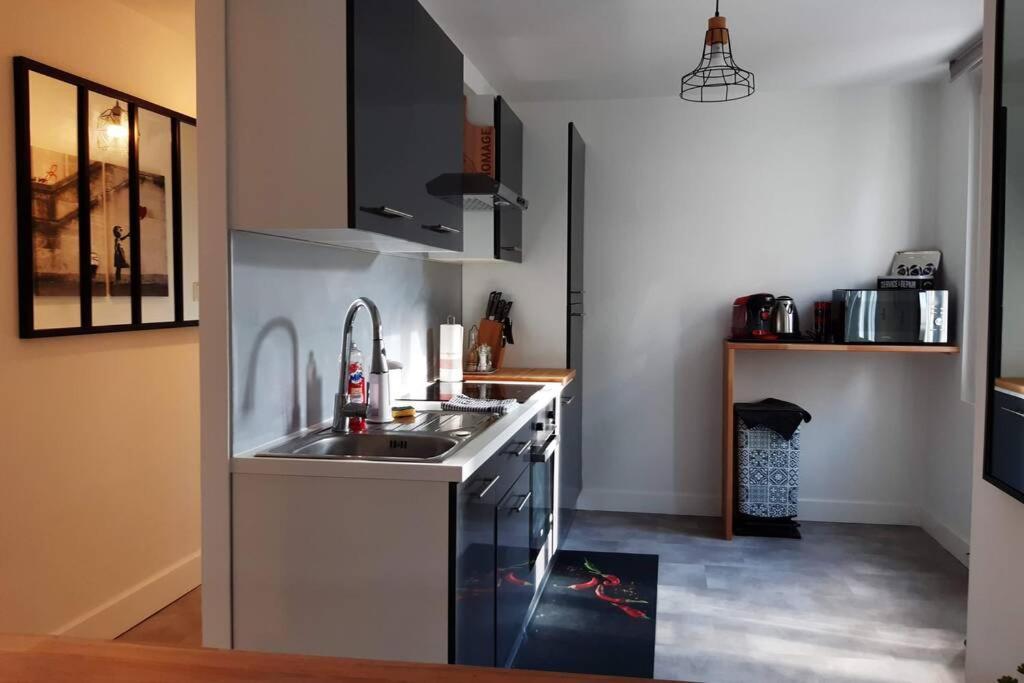 Appartement Renove Le New-York En Centre Ville - Terrasse Et Parking - Non Climatise La Roche-Chalais Esterno foto