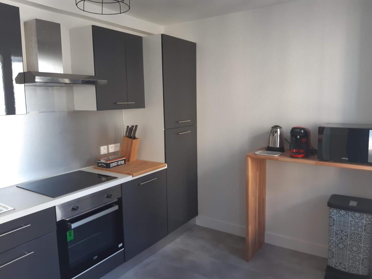 Appartement Renove Le New-York En Centre Ville - Terrasse Et Parking - Non Climatise La Roche-Chalais Esterno foto